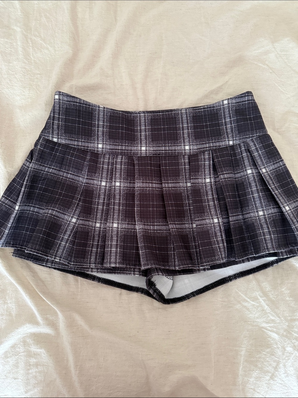 Plaid Pleated Skort Shorts - Black and White